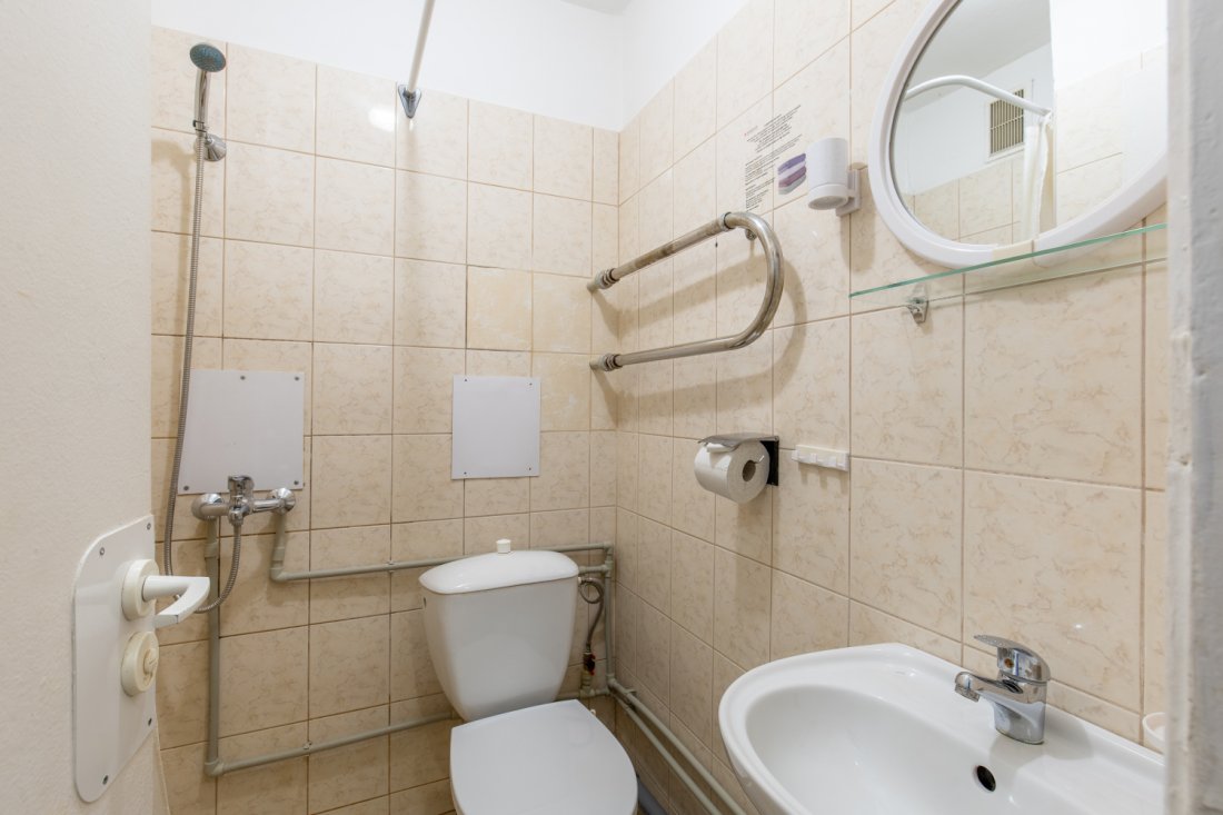 Divvietīgs standarta  numurs